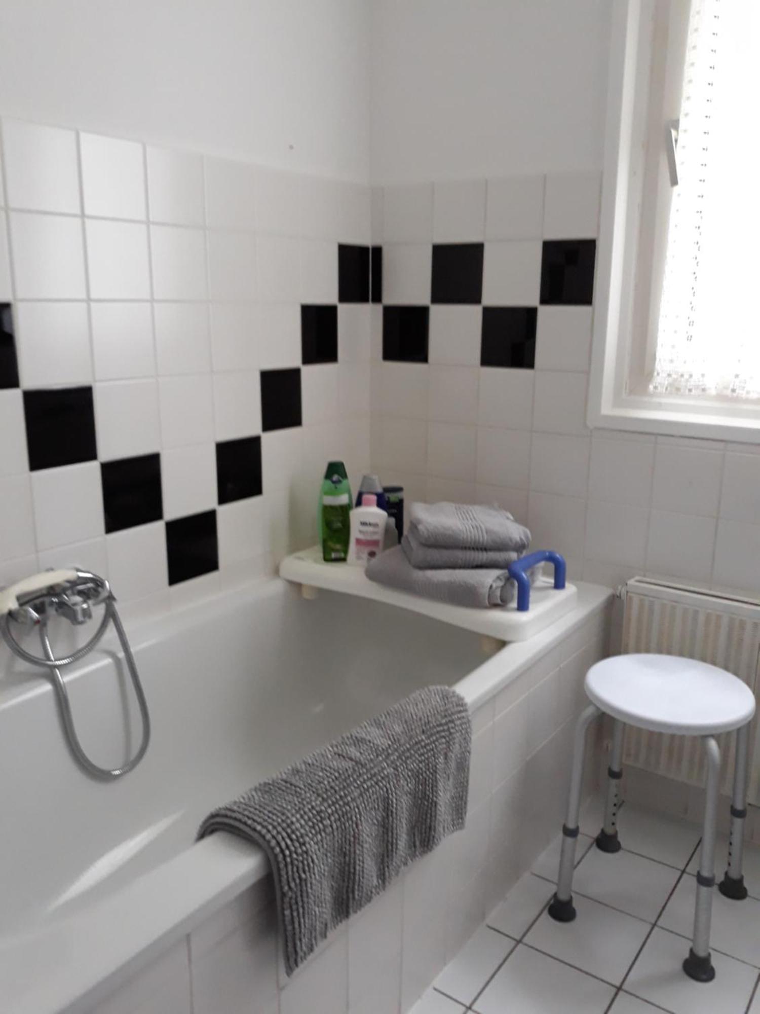 Apartamento Am Klinikum Solingen Habitación foto