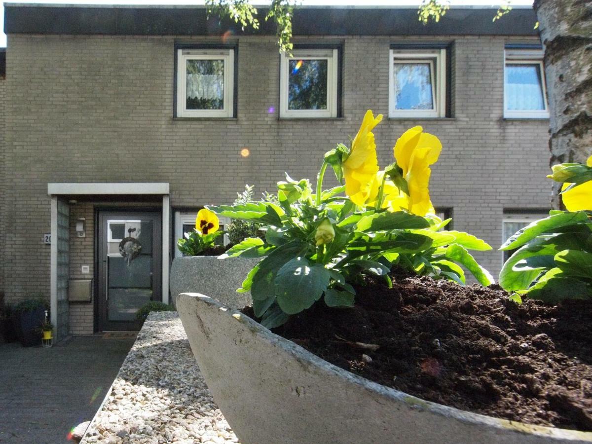 Apartamento Am Klinikum Solingen Exterior foto